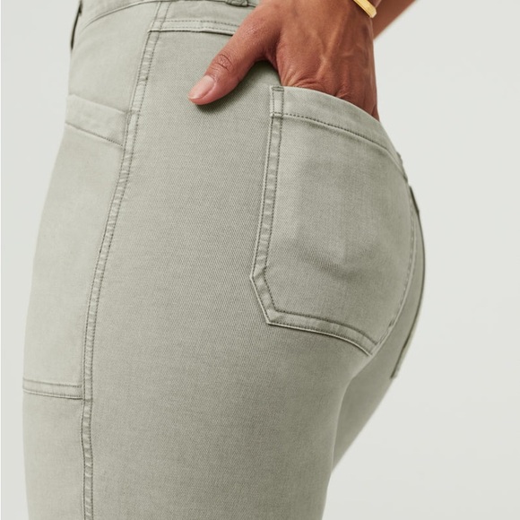 BNWOT SPANX Sage Green Pants - Picture 4 of 9